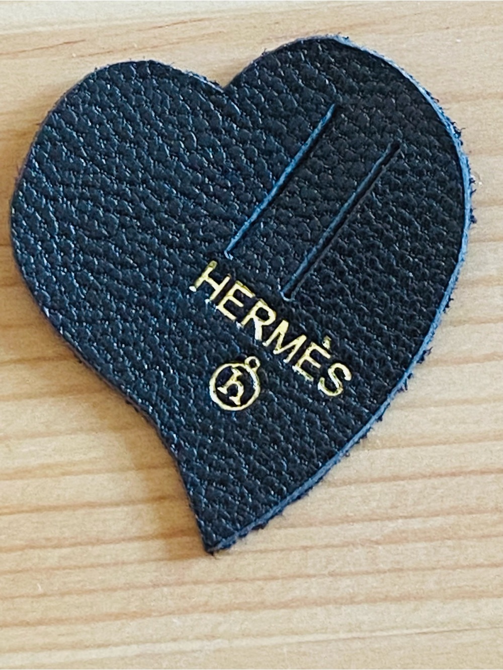 🛍️ Hermès Authentic Petit H Blue Heart Leather Charm with Ribbon - Picture 8 of 14